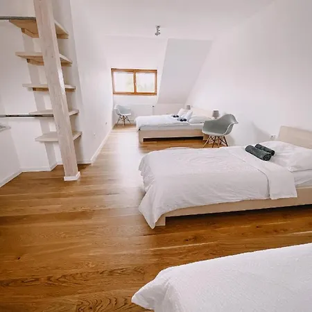 Na Spejcharu شقة Stribrec